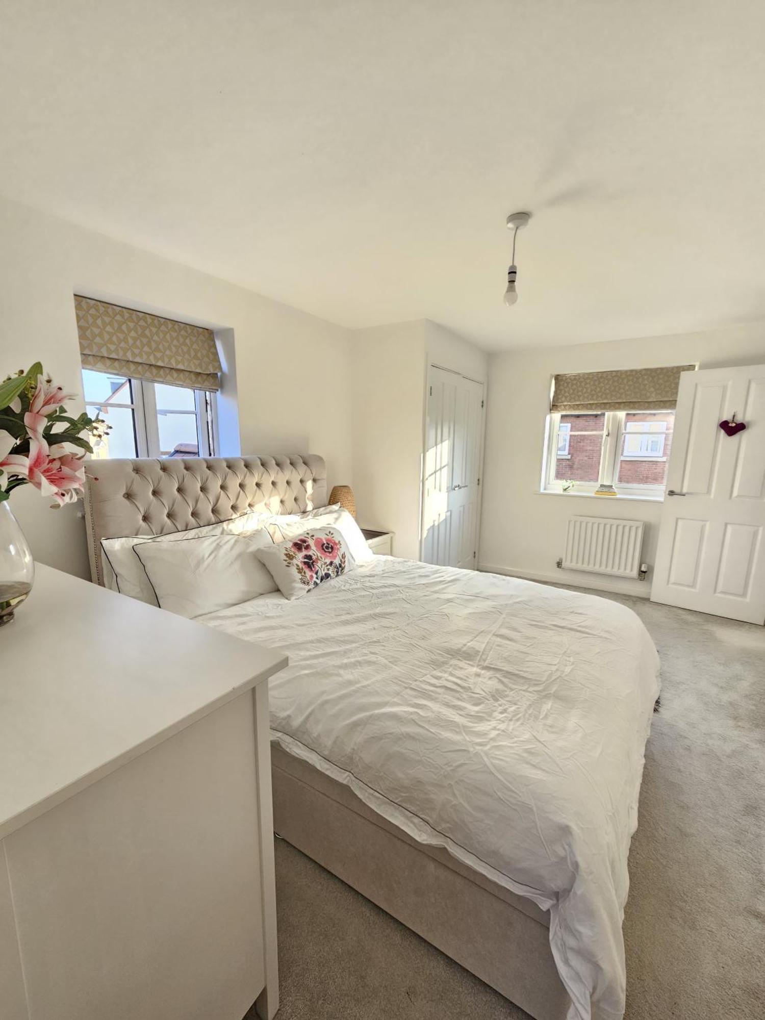 Bicester Kingsmere Accommodation With Ensuite Dış mekan fotoğraf