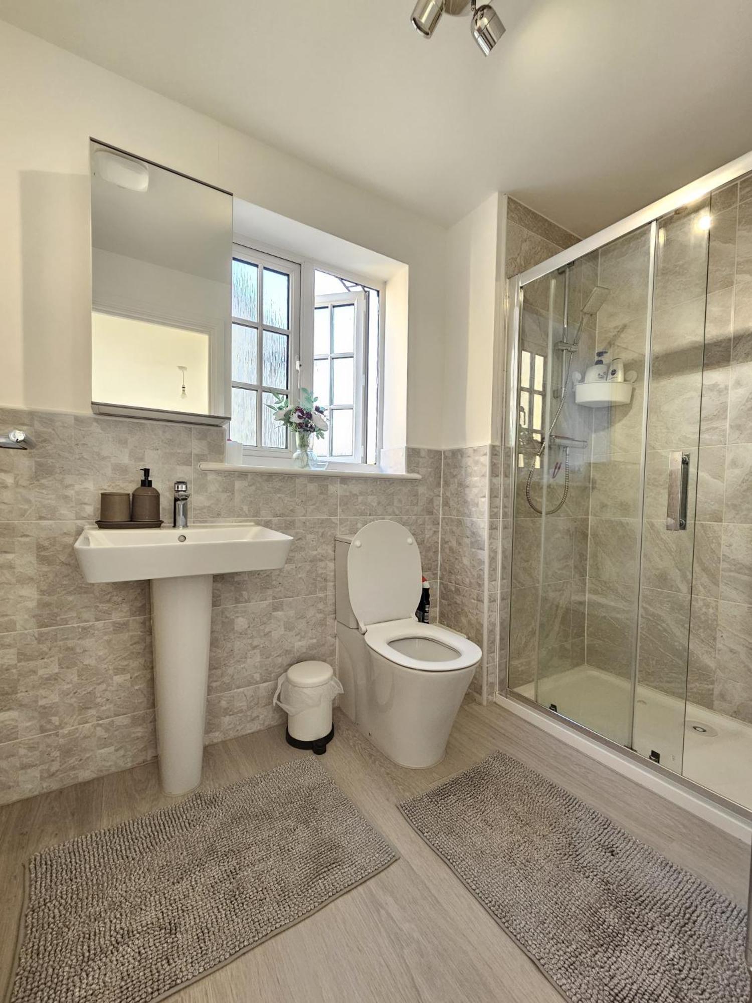 Bicester Kingsmere Accommodation With Ensuite Dış mekan fotoğraf